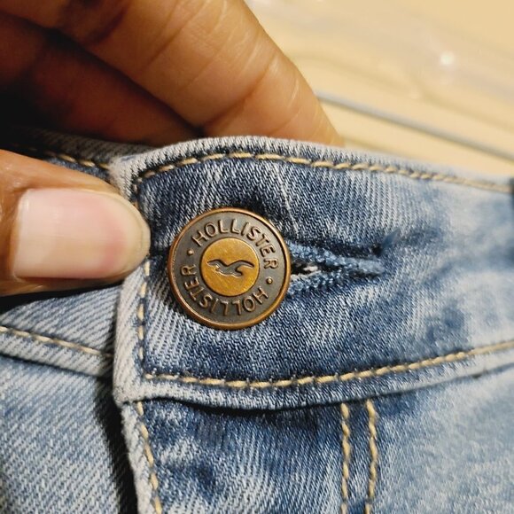 Hollister | Junior's High Rise Super Skinny Distressed Jeans (Size 9L) - Picture 5 of 14